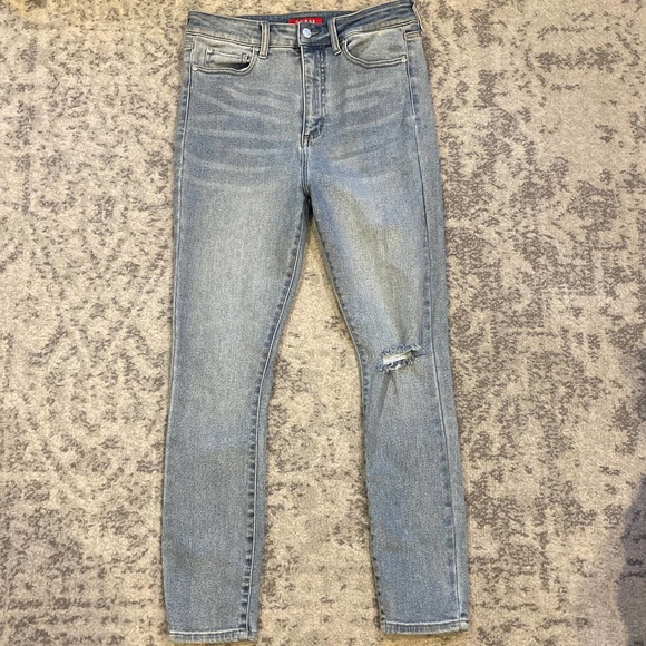 GUESS Denim - Guess Women’s Skinny Jeans / Distressed Knee / Size 30